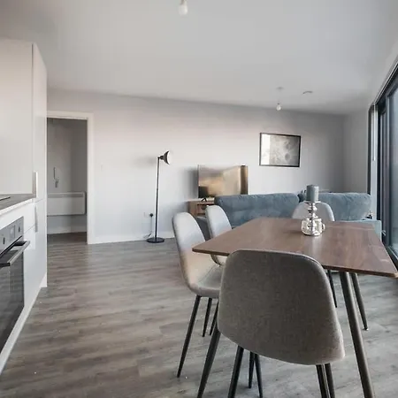 Smart 2 Bedroom Flat In The Heart Of Birmingham Exterior photo
