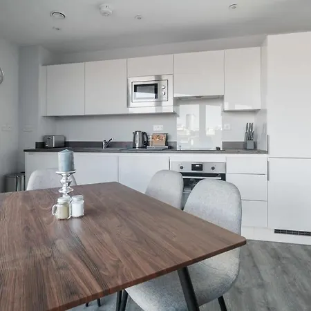Smart 2 Bedroom Flat In The Heart Of Birmingham Exterior photo