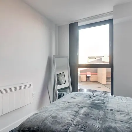 Smart 2 Bedroom Flat In The Heart Of Birmingham Exterior photo