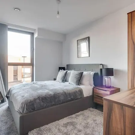 Smart 2 Bedroom Flat In The Heart Of Birmingham Exterior photo