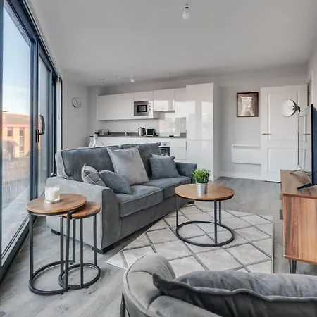 Smart 2 Bedroom Flat In The Heart Of Birmingham Exterior photo