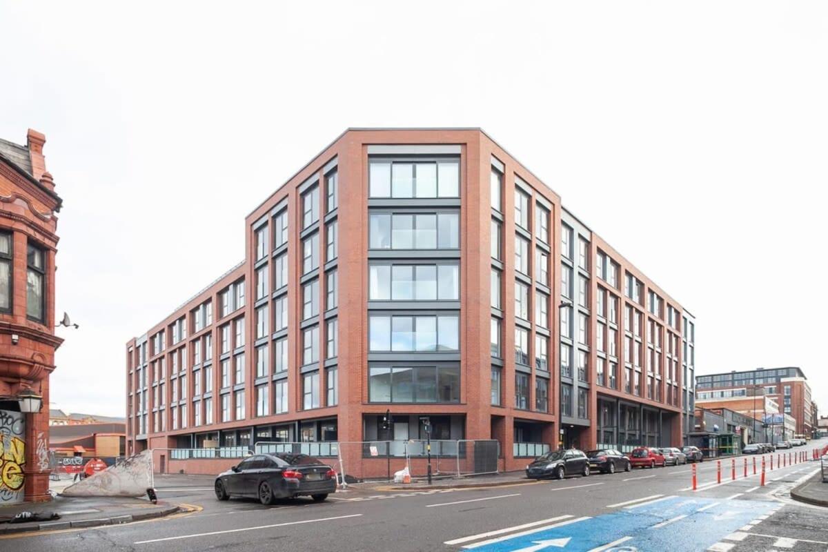 Smart 2 Bedroom Flat In The Heart Of