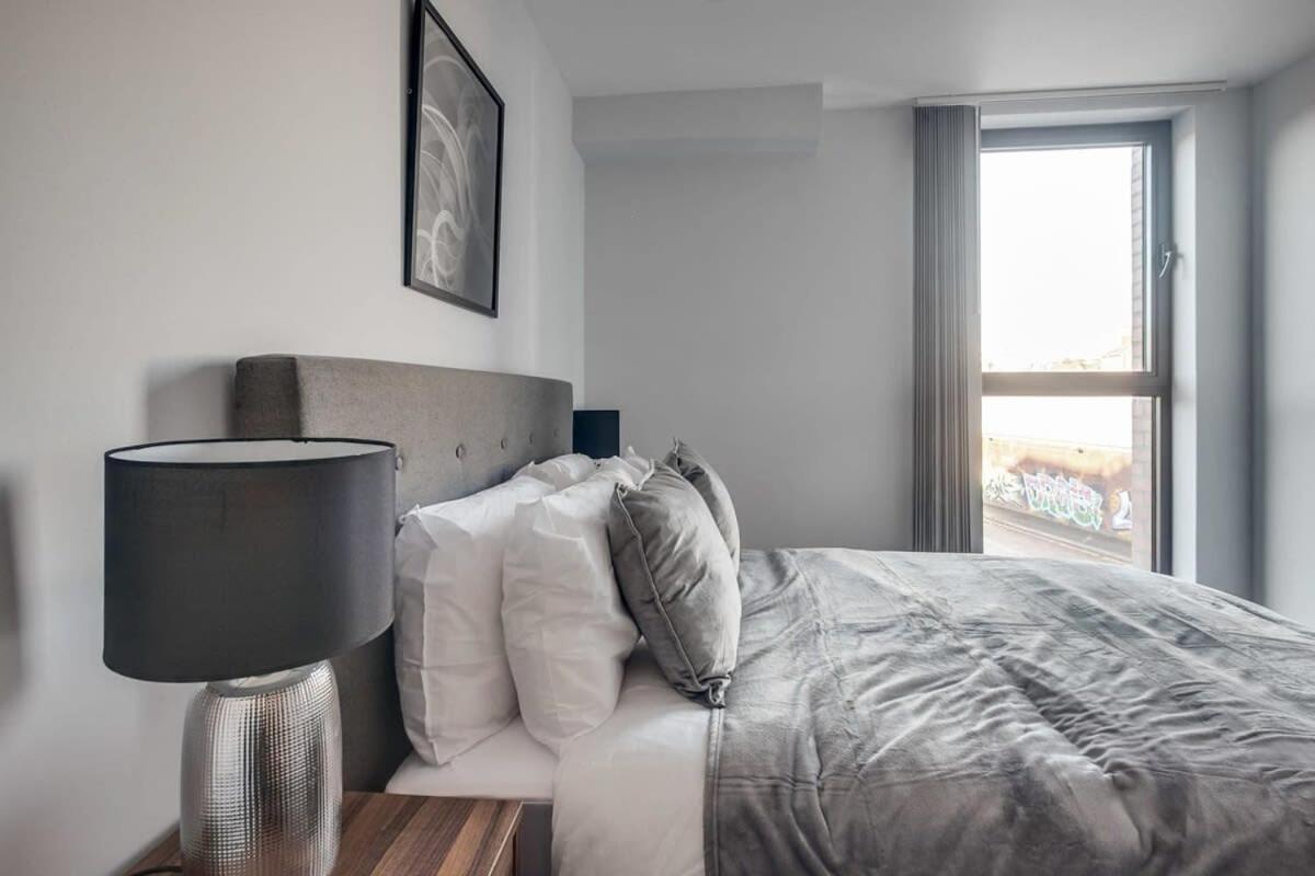 Smart 2 Bedroom Flat In The Heart Of Apartment Birmingham